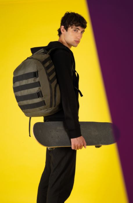 Mìstský batoh se skateboardovými pásky